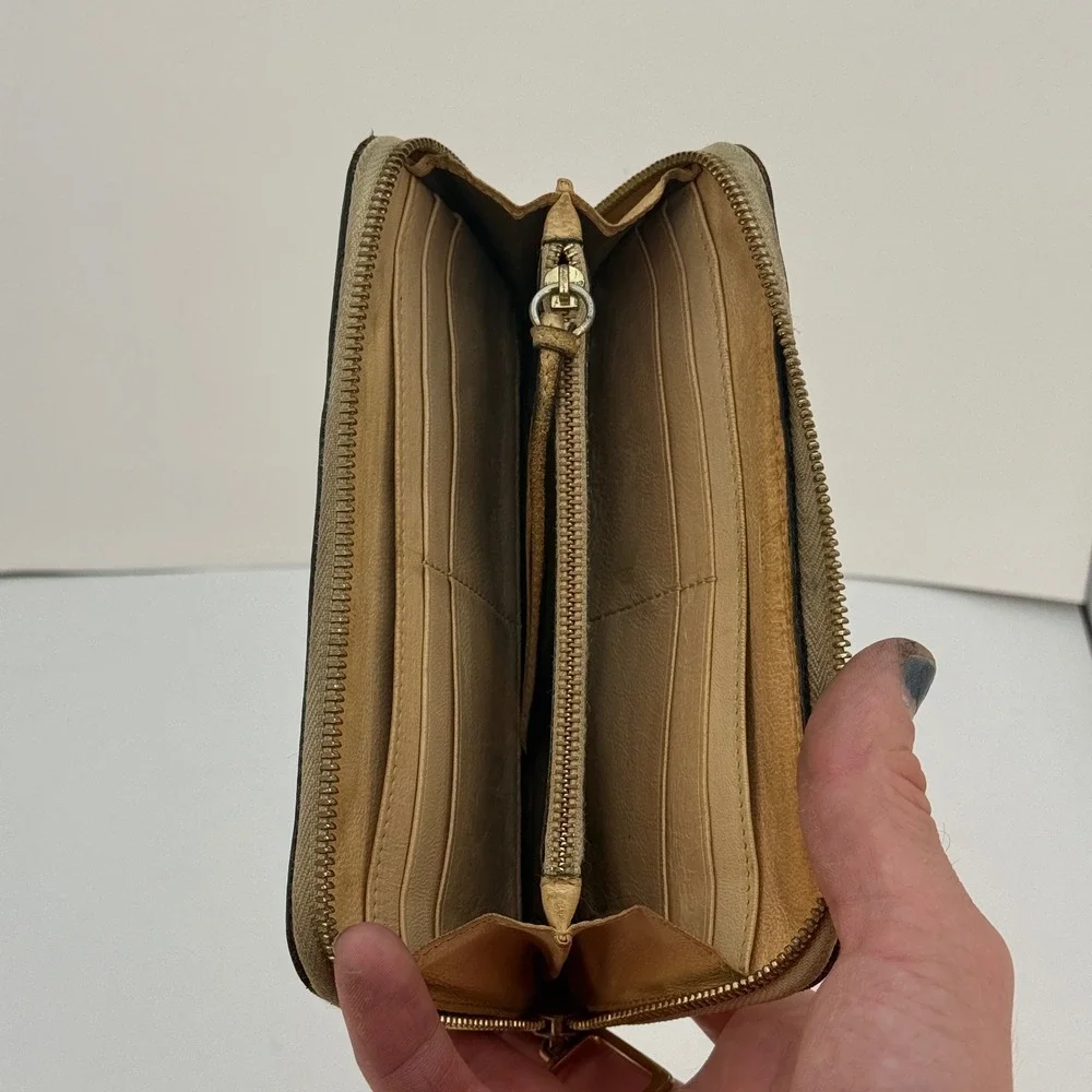 Chloe Tan Leather Zip‎ Around Long Wallet Gold Hardware Vintage Patina Italy
